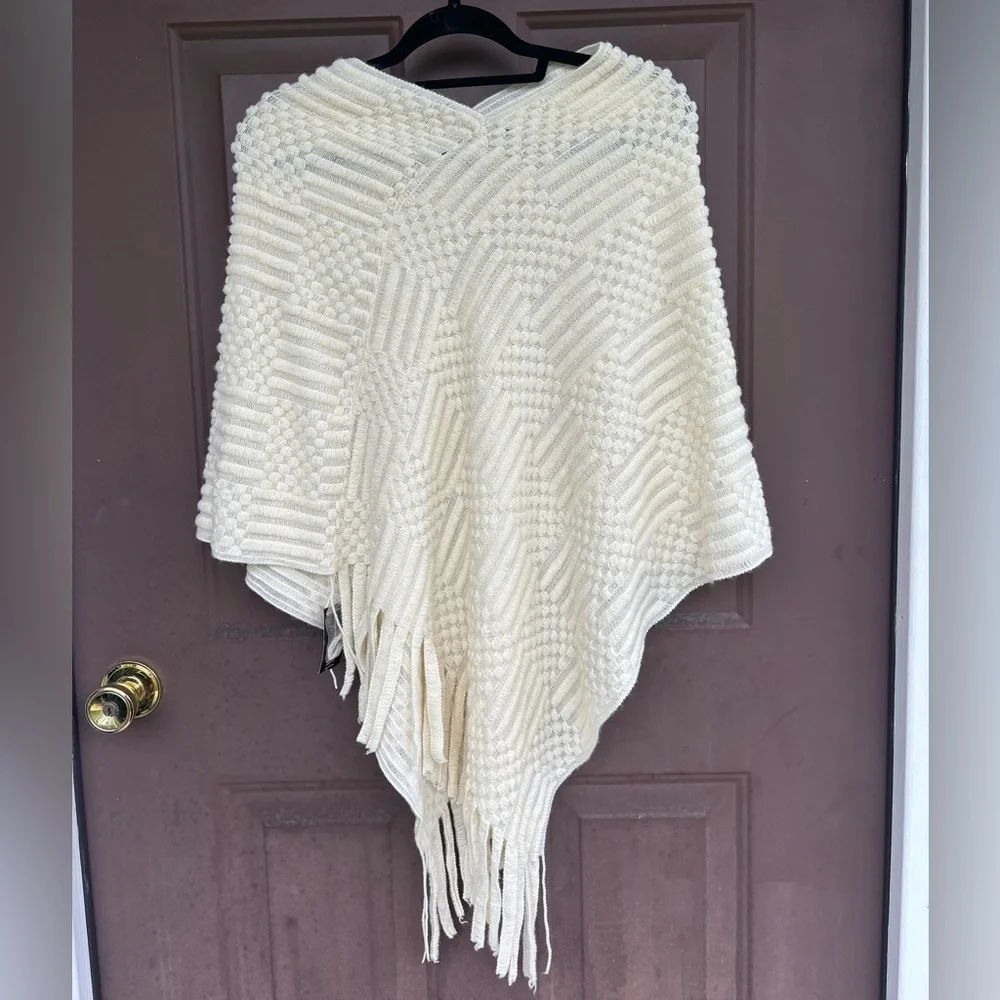 INC International Concepts Cream Textured Poncho